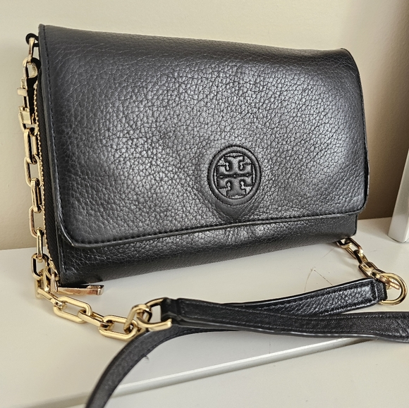 Tory Burch Handbags - Tory Burch Large Leather Wallet on Chain